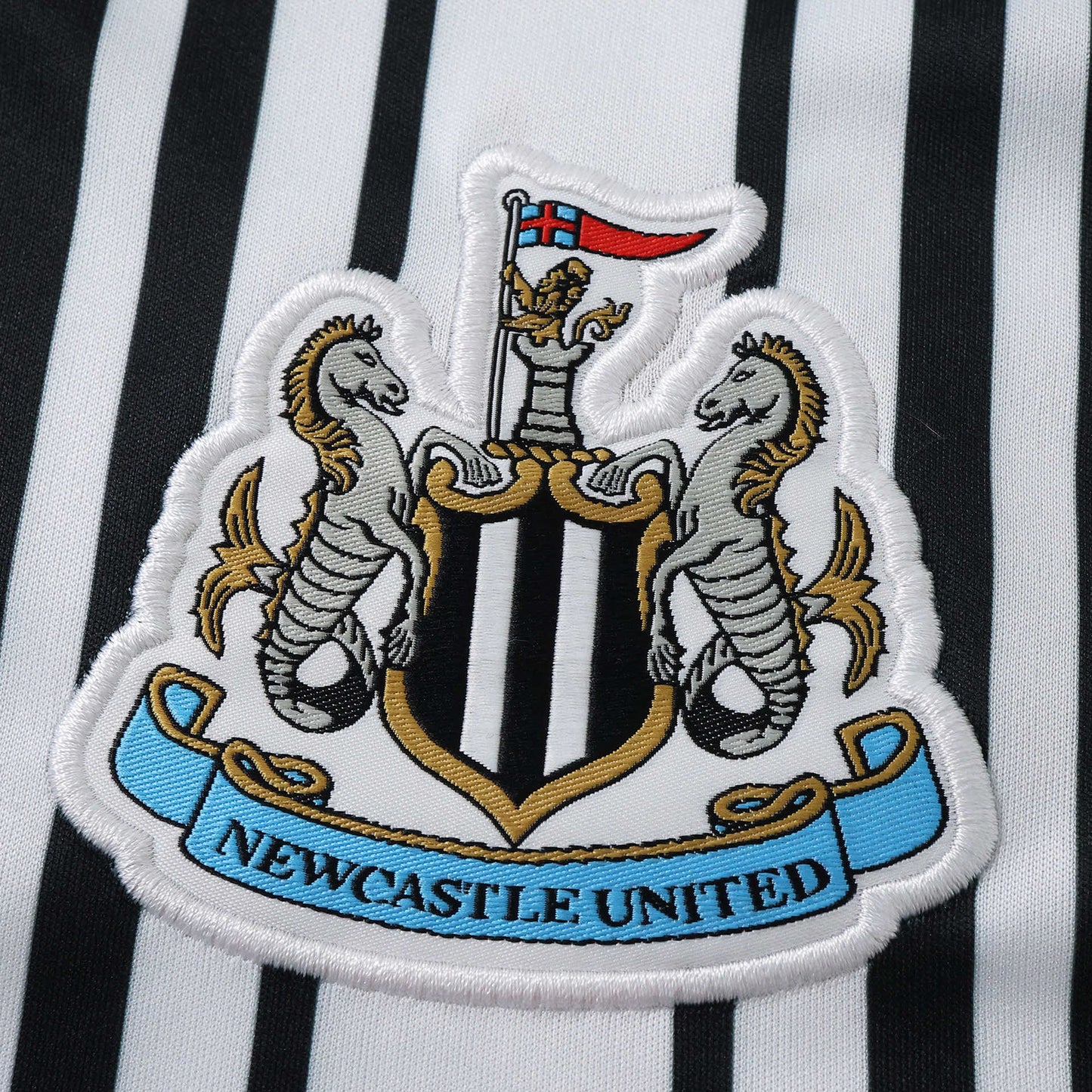 Kit Infantil Newcastle 2026/27 I
