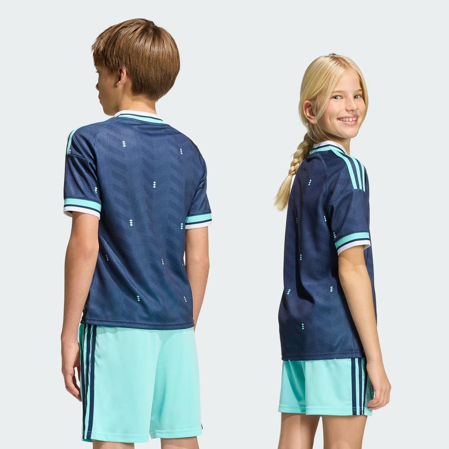 Conjunto Infantil Alemanha 2026/27 II Kit